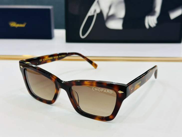 Picture of Chopard Sunglasses _SKUfw64327518fw